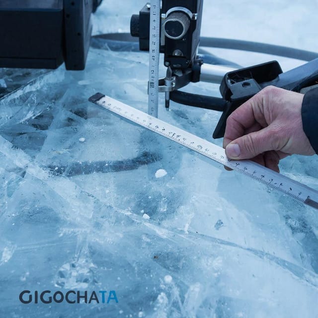 День ледовара в России — открытка, нарисованная нейросетью GigaChat